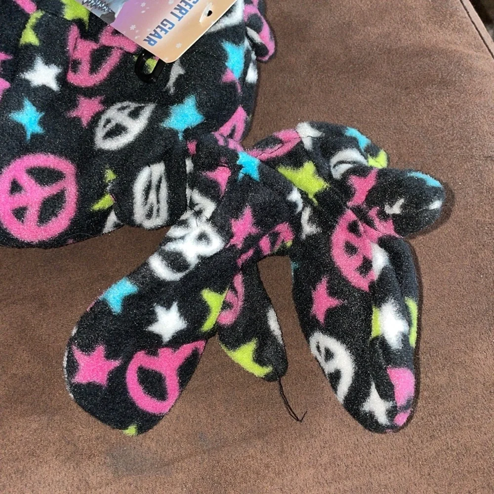 High Desert Gear Kids Star Peace Sign Hat with Ears and Mittens Fleece Set NWT